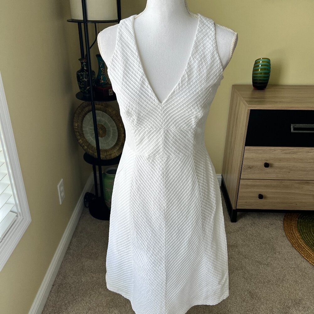 Banana Republic White V Pleated Sleeveless Dress